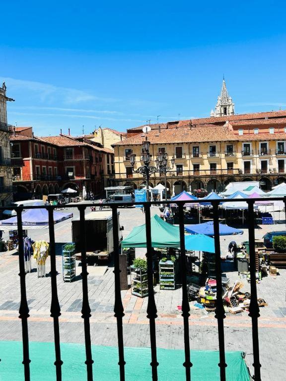 Arquitecto De La Vida- Plaza Mayor León Exterior foto